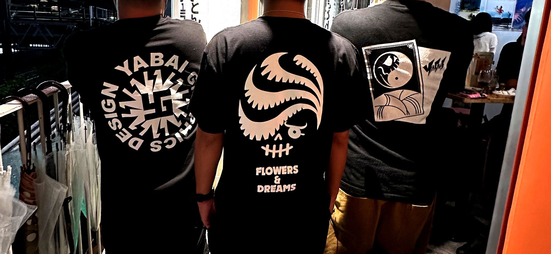 パンク、アングラ、サブカルなどスケートボードファッションにおすすめ、「YABAI」のブラックTシャツ